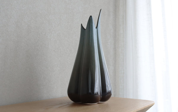 Object VB Lilium Vase - Ombre Blue